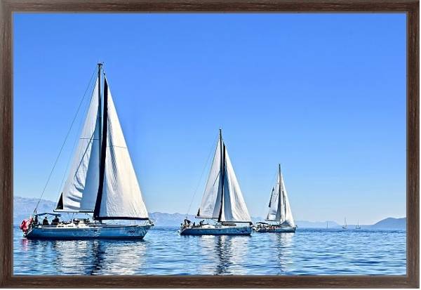 Постер Три яхты под парусами на озере  с типом исполнения На холсте в раме в багетной раме 221-02
