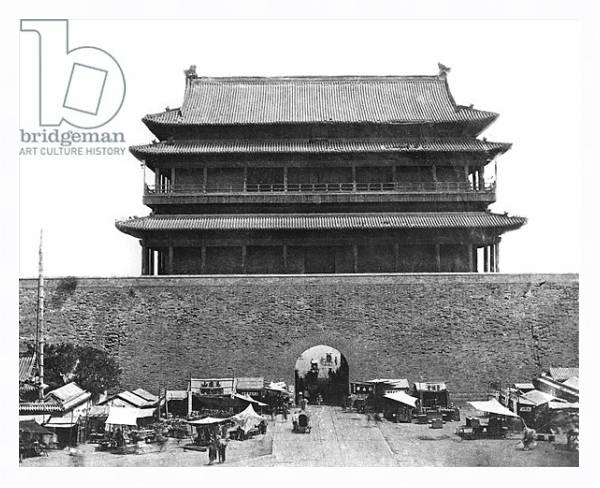 Постер Entrance to the inner wall, Peking, China, c.1900 с типом исполнения На холсте в раме в багетной раме 221-03