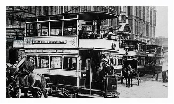 Постер Trams in Manchester, c.1900 с типом исполнения На холсте в раме в багетной раме 221-03