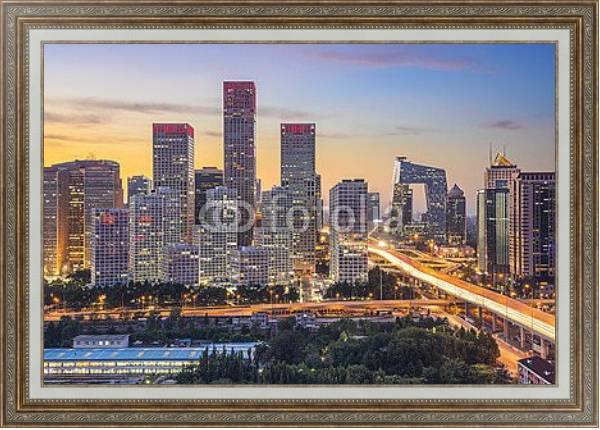 Постер Китай, Пекин.  Закат над Деловым районом с типом исполнения На холсте в раме в багетной раме 595.M52.330