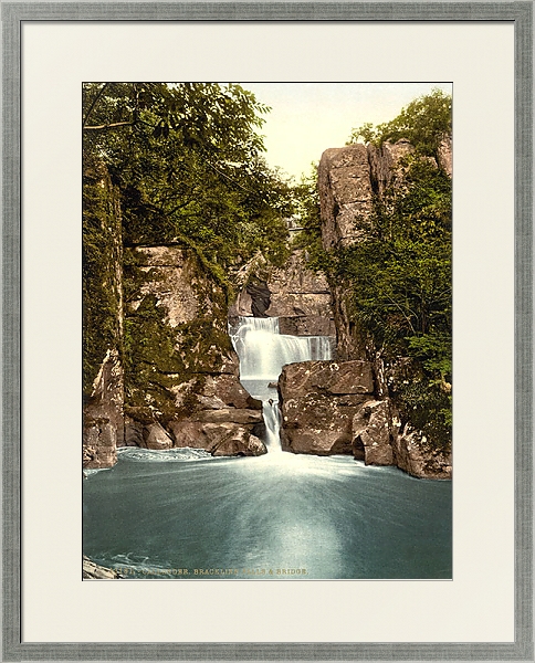 Постер Шотландия. Калландер, водопад Bracklinn с типом исполнения Под стеклом в багетной раме 1727.2510