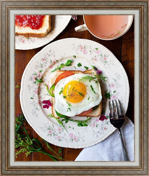 Постер Бутерброд с яйцом с типом исполнения На холсте в раме в багетной раме 595.M52.330
