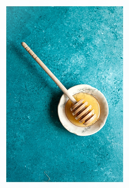 Постер Ложка для меда с типом исполнения На холсте в раме в багетной раме 221-03