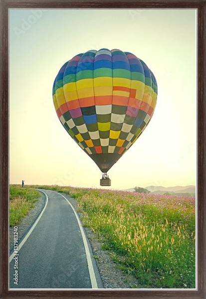 Постер Воздушный шар у дороги с типом исполнения На холсте в раме в багетной раме 221-02