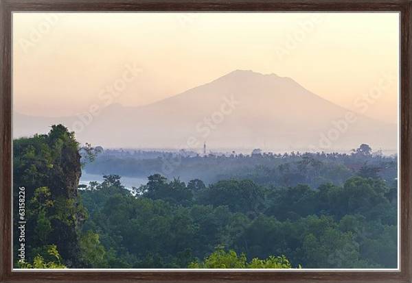 Постер Гора Агунг, остров Бали, Индонезия с типом исполнения На холсте в раме в багетной раме 221-02