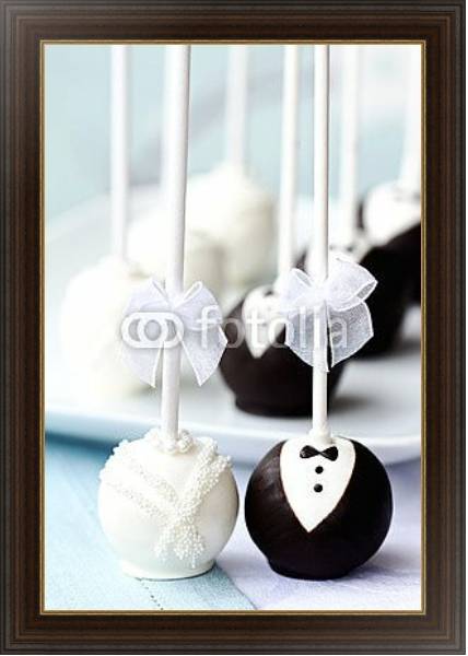 Постер Свадебные пирожные на палочках с типом исполнения На холсте в раме в багетной раме 1.023.151