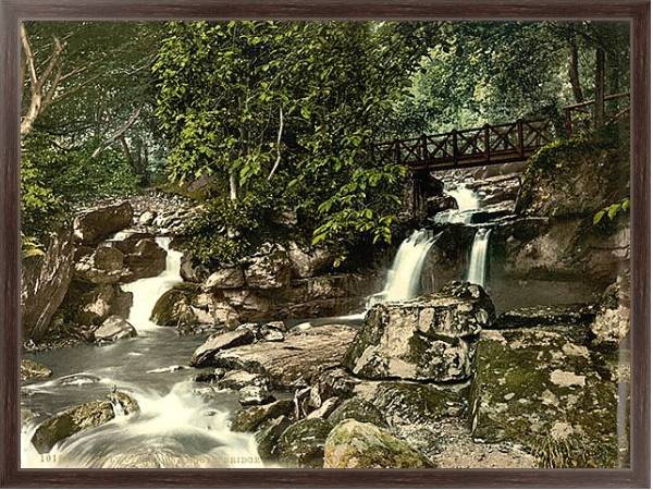 Постер Великобритания. Водопад и сельский мост с типом исполнения На холсте в раме в багетной раме 221-02