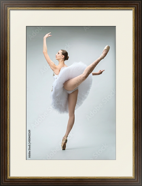 Постер Балерина в студии с типом исполнения Под стеклом в багетной раме 1.023.036