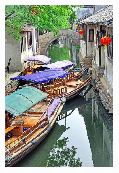 Постер Чжоучжуан, Туристический катер в деревенском канале с типом исполнения На холсте в раме в багетной раме 221-03