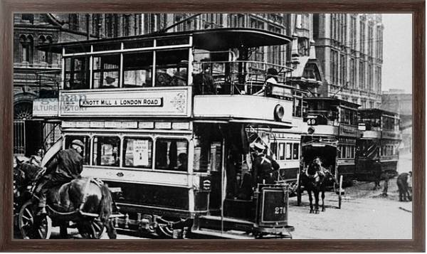 Постер Trams in Manchester, c.1900 с типом исполнения На холсте в раме в багетной раме 221-02