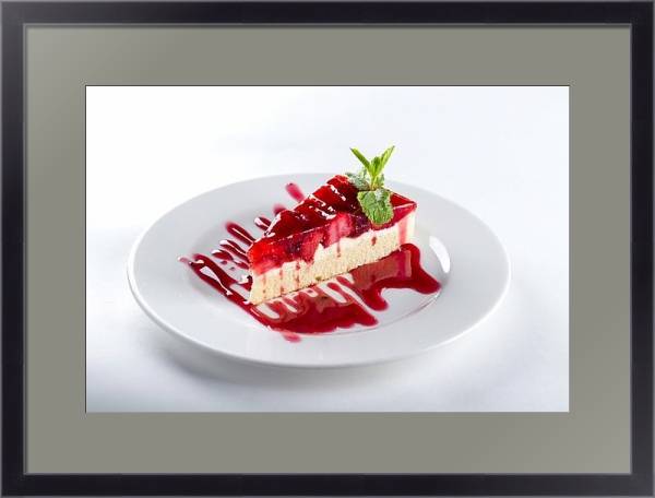 Постер Кусок ягодного торта с типом исполнения Под стеклом в багетной раме 221-01