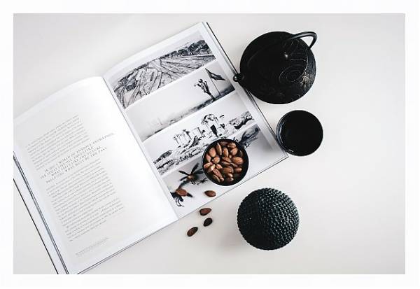 Постер Черный чайный набор с журналом с типом исполнения На холсте в раме в багетной раме 221-03