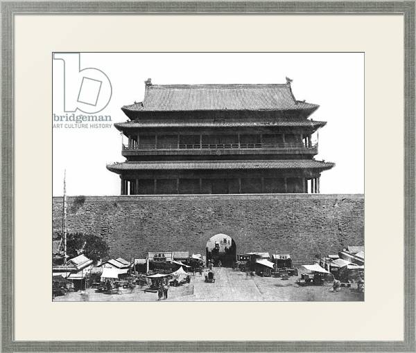 Постер Entrance to the inner wall, Peking, China, c.1900 с типом исполнения Под стеклом в багетной раме 1727.2510