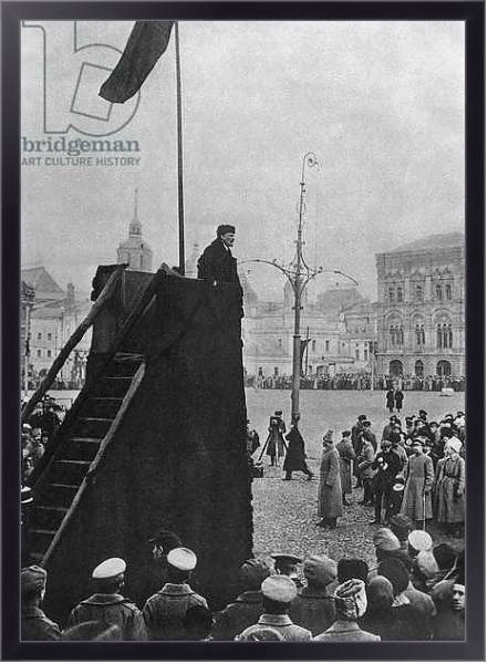 Постер Lenin, Red Square, Moscow, 1918 с типом исполнения На холсте в раме в багетной раме 221-01