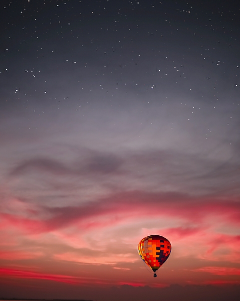 Постер Воздушный шар под звездным небом с типом исполнения На холсте без рамы