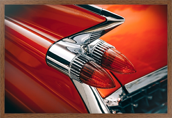 Постер Фара красного автомобиля с типом исполнения На холсте в раме в багетной раме 1727.4310