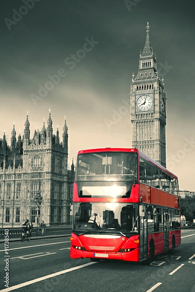 Постер Англия, Лондон. Современный красный автобус с типом исполнения На холсте без рамы