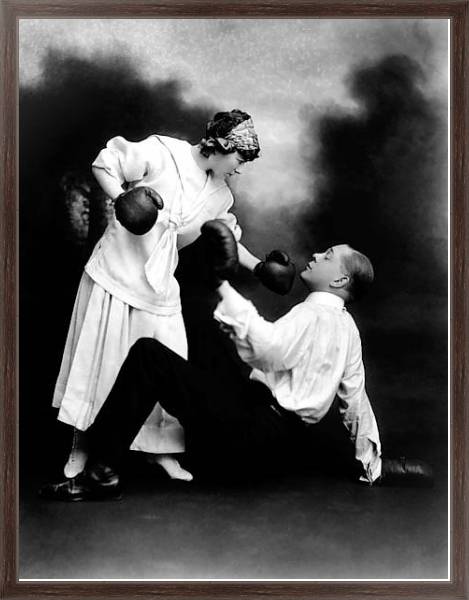 Постер История в черно-белых фото 252 с типом исполнения На холсте в раме в багетной раме 221-02