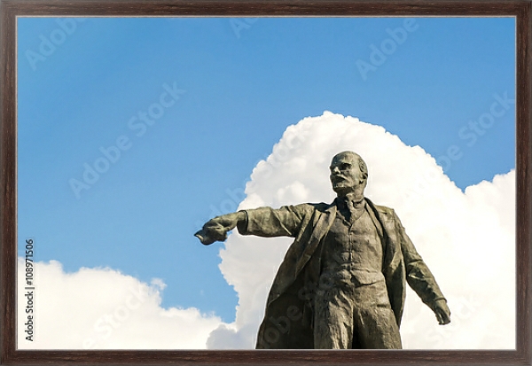 Постер Памятник Ленину с типом исполнения На холсте в раме в багетной раме 221-02