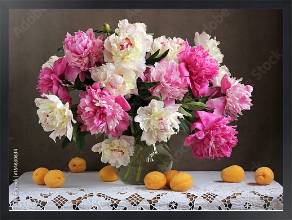 Постер Цветы в вазе и абрикосы на столе с типом исполнения На холсте в раме в багетной раме 1727.8010