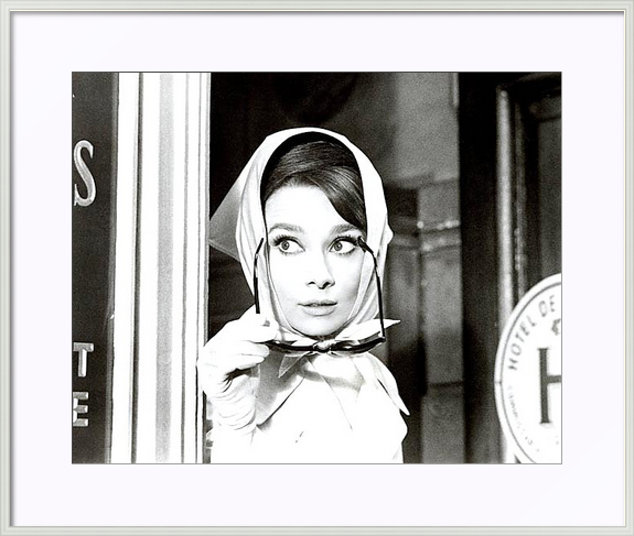 Постер с Одри Хепберн в алюминиевой раме